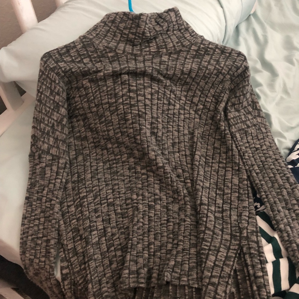 Turtle neck shirt